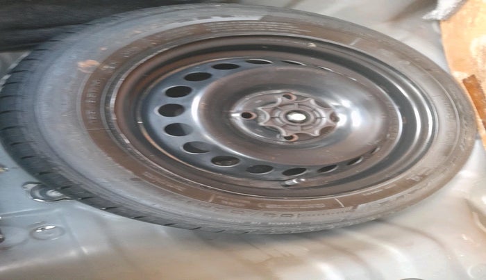 2015 Hyundai Grand i10 SPORTZ 1.2 KAPPA VTVT, Petrol, Manual, 64,292 km, tyre