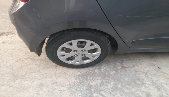 2015 Hyundai Grand i10 SPORTZ 1.2 KAPPA VTVT, Petrol, Manual, 64,292 km, tyre