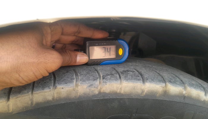 2016 Ford Ecosport TREND 1.5L DIESEL, Diesel, Manual, 1,94,617 km, tyre