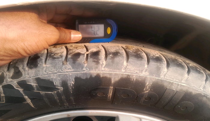 2016 Ford Ecosport TREND 1.5L DIESEL, Diesel, Manual, 1,94,617 km, tyre