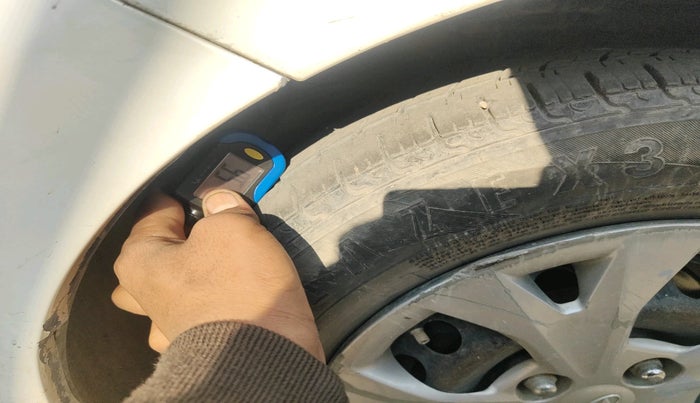 2014 Hyundai Grand i10 MAGNA 1.1 CRDI, Diesel, Manual, 1,22,180 km, tyre