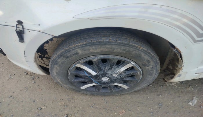 2010 Maruti Swift LDI, Diesel, Manual, 1,29,963 km, tyre