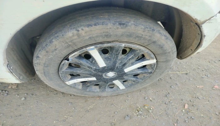 2010 Maruti Swift LDI, Diesel, Manual, 1,29,963 km, tyre