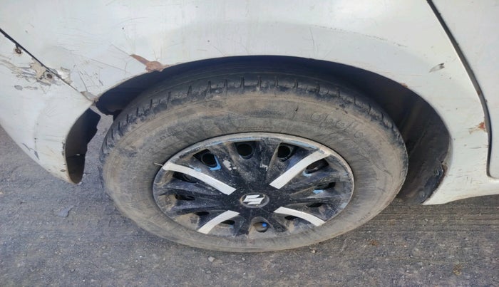 2010 Maruti Swift LDI, Diesel, Manual, 1,29,963 km, tyre