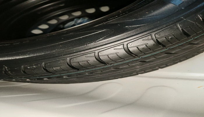 2022 Honda Amaze 1.2L I-VTEC VX, Petrol, Manual, 22,713 km, tyre