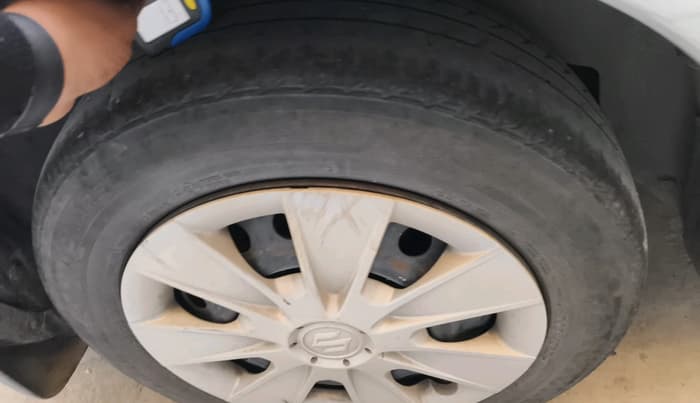2011 Maruti SX4 VXI CNG, CNG, Manual, 1,25,815 km, tyre