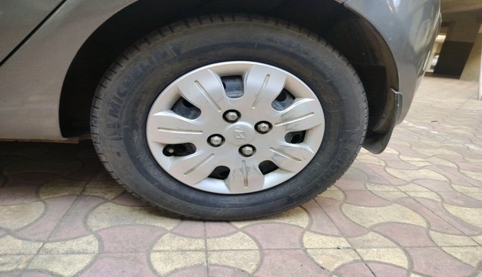 2010 Hyundai i10 SPORTZ 1.2, Petrol, Manual, 76,939 km, tyre