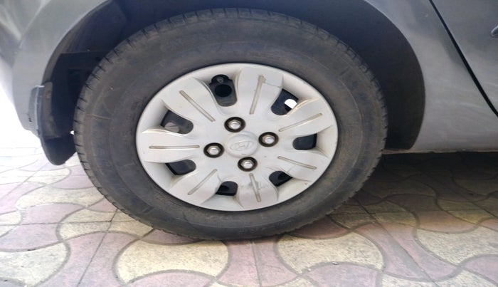 2010 Hyundai i10 SPORTZ 1.2, Petrol, Manual, 76,939 km, tyre