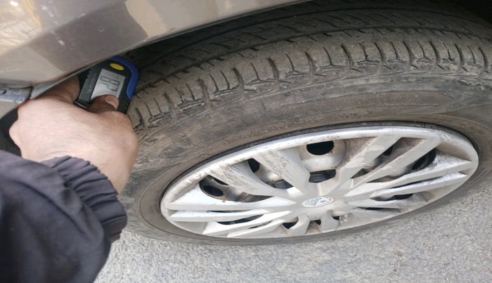 2012 Honda Brio E MT, Petrol, Manual, 93,708 km, tyre