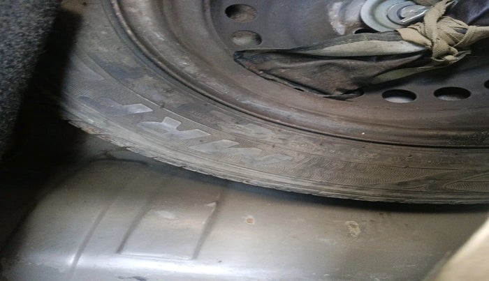 2012 Honda Brio E MT, Petrol, Manual, 93,708 km, tyre