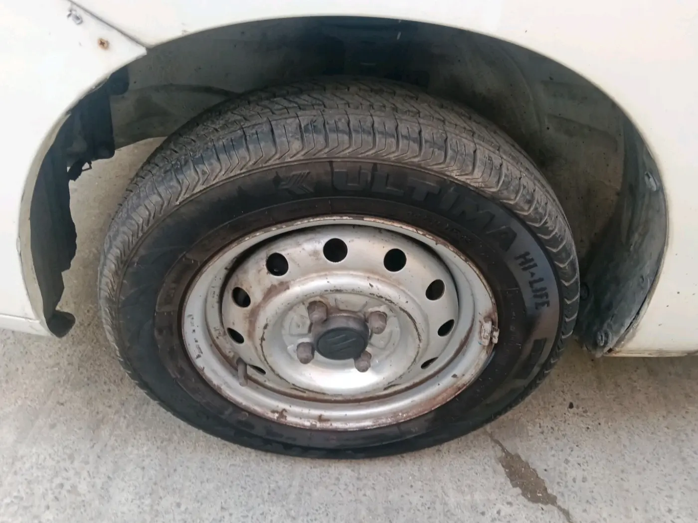 2011 Maruti Wagon R 1.0 LXI CNG, CNG, Manual, 1,20,279 km, tyre