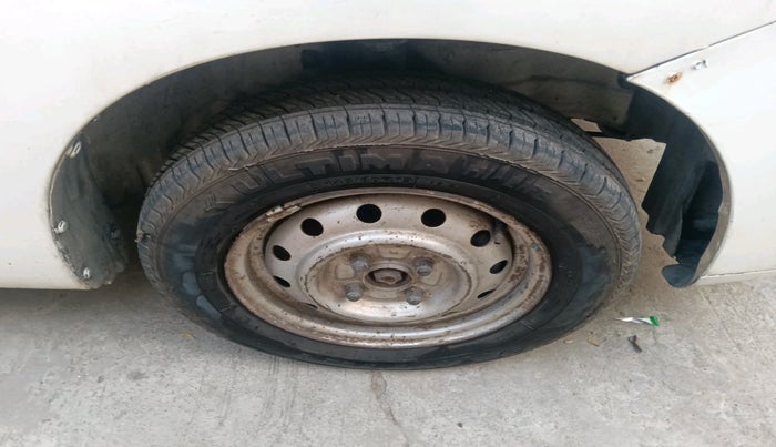 2011 Maruti Wagon R 1.0 LXI CNG, Petrol, Manual, 1,20,277 km, tyre