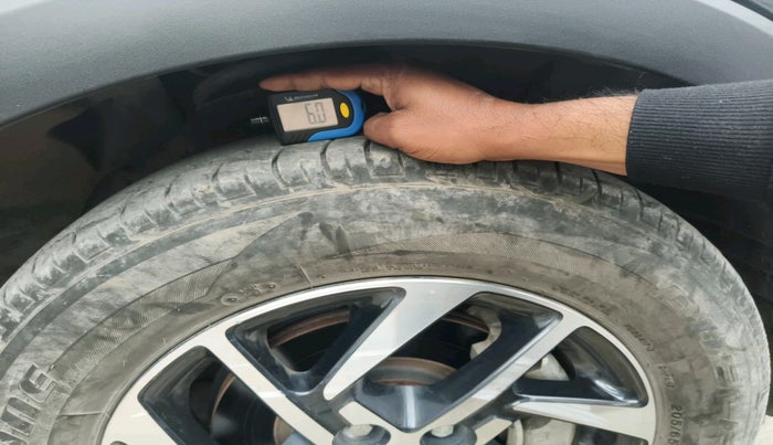 2023 Mahindra XUV300 W8 (O) 1.2 PETROL, Petrol, Manual, 11,283 km, tyre