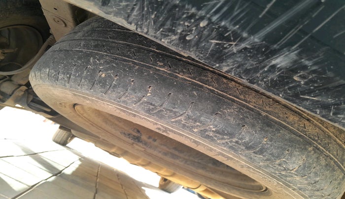 2023 KIA CARENS PRESTIGE 1.5 DIESEL 7 STR, Diesel, Manual, 2,26,405 km, tyre