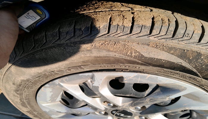 2023 KIA CARENS PRESTIGE 1.5 DIESEL 7 STR, Diesel, Manual, 2,26,405 km, tyre