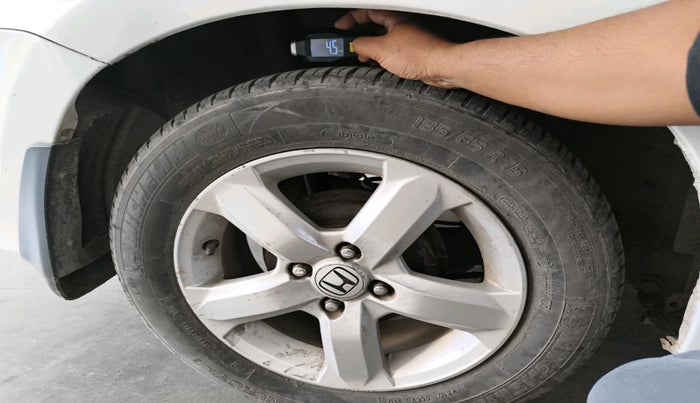 2012 Honda City 1.5L I-VTEC S MT, Petrol, Manual, 1,10,000 km, tyre