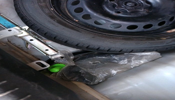 2015 Hyundai Grand i10 MAGNA 1.2 KAPPA VTVT, Petrol, Manual, 30,191 km, tyre