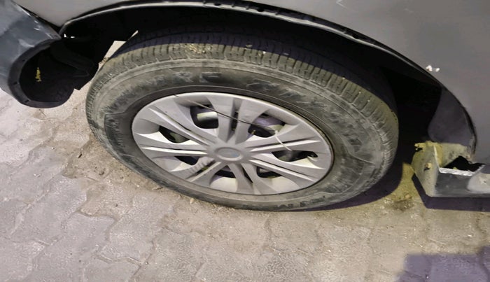 2010 Mahindra Xylo D2, Diesel, Manual, 1,10,956 km, tyre