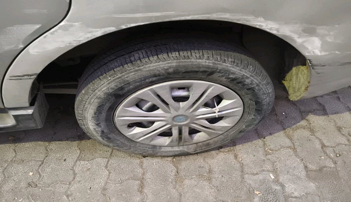 2010 Mahindra Xylo D2, Diesel, Manual, 1,10,956 km, tyre