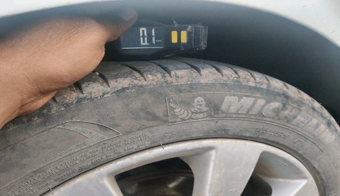 2012 Hyundai Verna FLUIDIC 1.6 CRDI SX, Diesel, Manual, 81,890 km, tyre