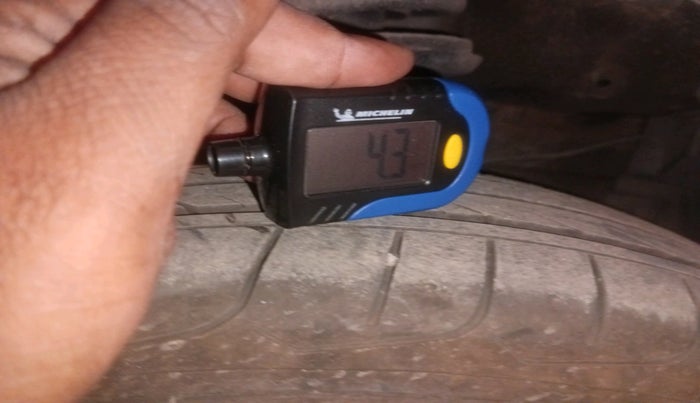 2017 Maruti Swift ZXI, Petrol, Manual, 70,043 km, tyre