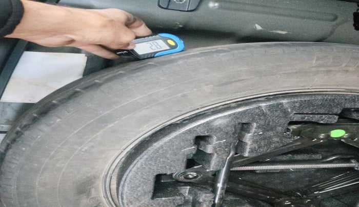 2016 Hyundai Creta SX 1.6 DIESEL, Diesel, Manual, 1,55,864 km, tyre