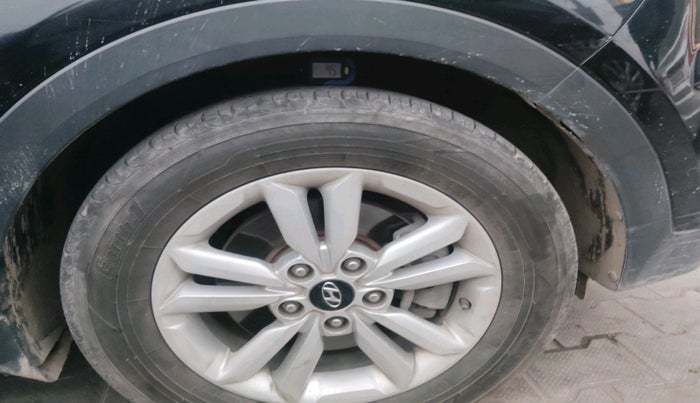 2016 Hyundai Creta SX 1.6 DIESEL, Diesel, Manual, 1,55,864 km, tyre