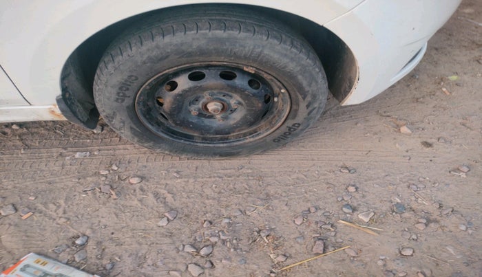 2018 Tata Tiago XT PETROL, Petrol, Manual, 78,826 km, tyre