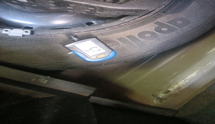 2013 Volkswagen Polo HIGHLINE DIESEL, Diesel, Manual, 1,06,483 km, tyre