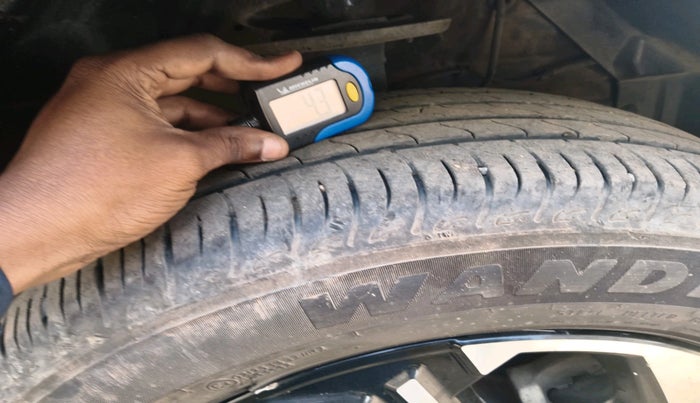 2022 Maruti BREZZA ZXI + SMART HYBRID DUAL TONE, Petrol, Manual, 50,005 km, tyre