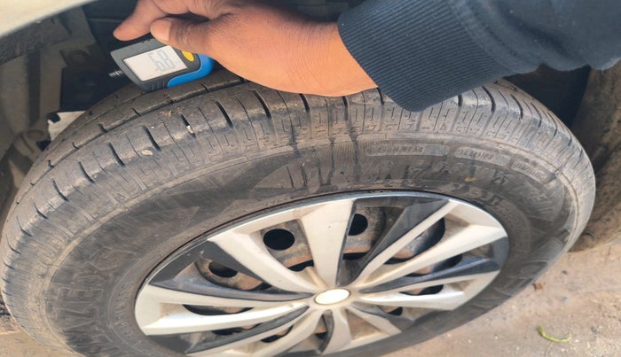 2016 Maruti Swift Dzire VDI, Diesel, Manual, 1,55,868 km, tyre