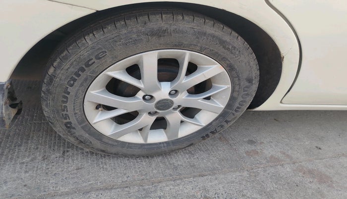 2018 Nissan Sunny XV PETROL, Petrol, Manual, 65,000 km, tyre