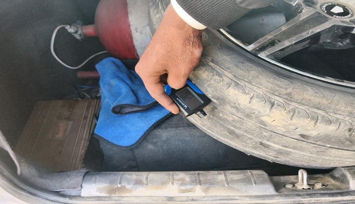 2011 Honda City 1.5L I-VTEC S MT, Petrol, Manual, 1,06,973 km, tyre