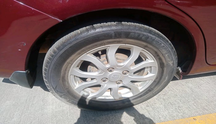 2013 Honda Amaze 1.2L I-VTEC VX, Petrol, Manual, 73,579 km, tyre