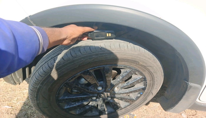 2025 Maruti New Wagon-R ZXI PLUS 1.2 AMT, Petrol, Automatic, 1,879 km, tyre