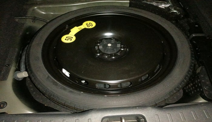 2022 Volvo S90 B5 Ultimate, Petrol, Automatic, 9,962 km, tyre