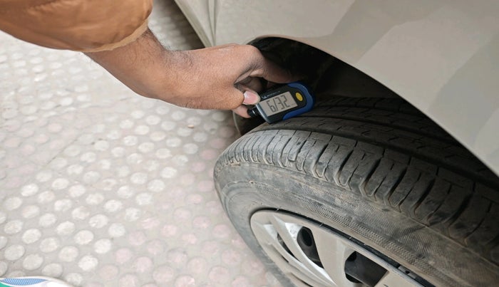 2018 Maruti Dzire VXI, Petrol, Manual, 11,268 km, tyre