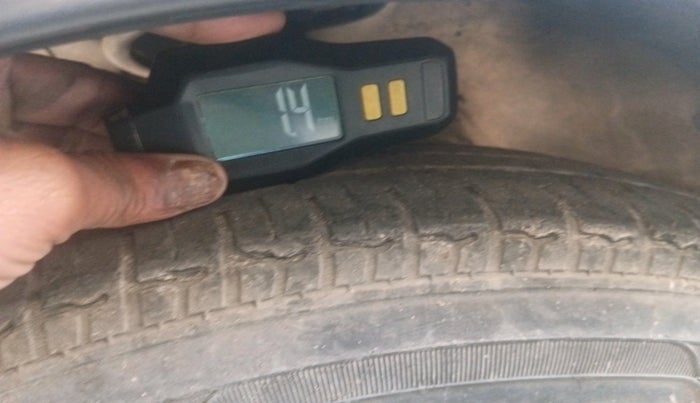 2016 Hyundai i10 MAGNA 1.1, Petrol, Manual, 42,207 km, tyre