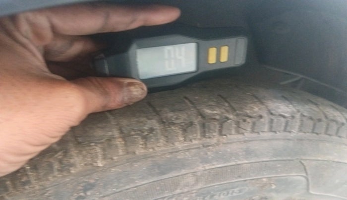 2016 Hyundai i10 MAGNA 1.1, Petrol, Manual, 42,207 km, tyre