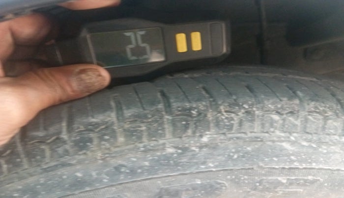 2016 Hyundai i10 MAGNA 1.1, Petrol, Manual, 42,207 km, tyre