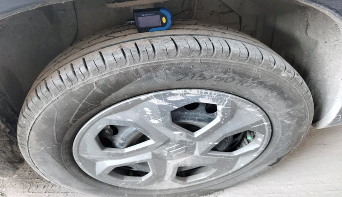 2018 Maruti Vitara Brezza VDI AMT, Diesel, Automatic, 1,71,793 km, tyre