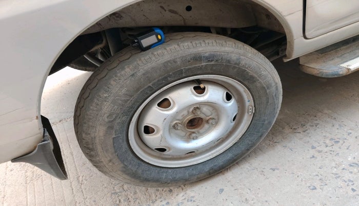 2022 Maruti Eeco 5 STR AC (O), Petrol, Manual, 77,694 km, tyre