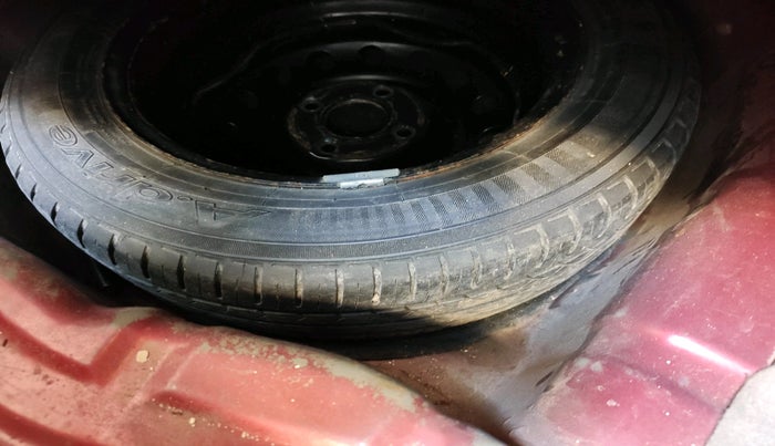 2015 Ford Figo Aspire TITANIUM 1.2 PETROL, Petrol, Manual, 1,16,802 km, tyre