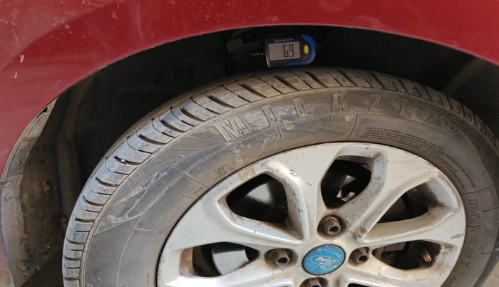 2015 Ford Figo Aspire TITANIUM 1.2 PETROL, Petrol, Manual, 1,16,802 km, tyre