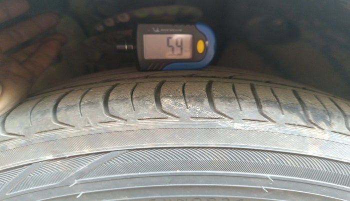 2015 Volkswagen Polo HIGHLINE1.2L, Petrol, Manual, 90,212 km, tyre