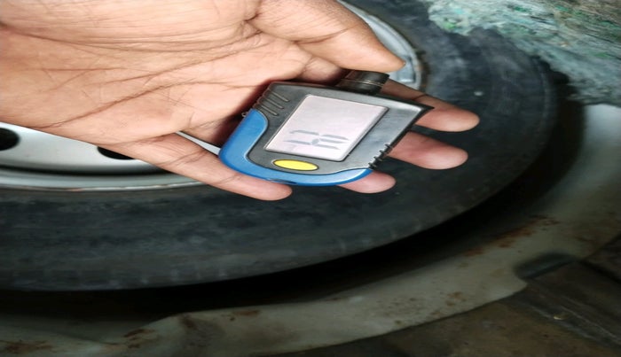 2011 Maruti Ritz LDI, Diesel, Manual, 1,81,000 km, tyre