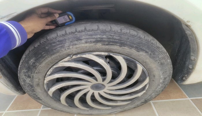 2011 Maruti Swift Dzire VXI, Petrol, Manual, 51,249 km, tyre