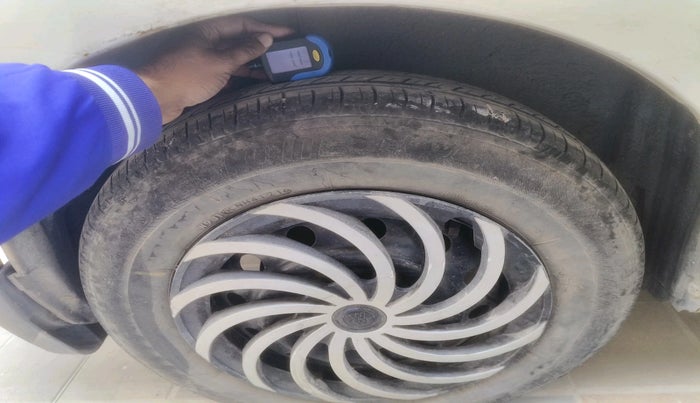 2011 Maruti Swift Dzire VXI, Petrol, Manual, 51,249 km, tyre