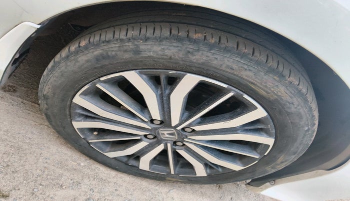 2017 Honda City 1.5L I-VTEC VX CVT, Petrol, Automatic, 1,28,407 km, tyre