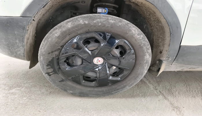 2024 Tata PUNCH ADVENTURE RHYTHM CNG, CNG, Manual, 81,829 km, tyre